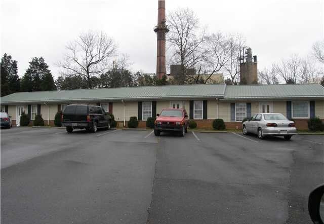 Primary Photo - 119-121 Lynn Dr