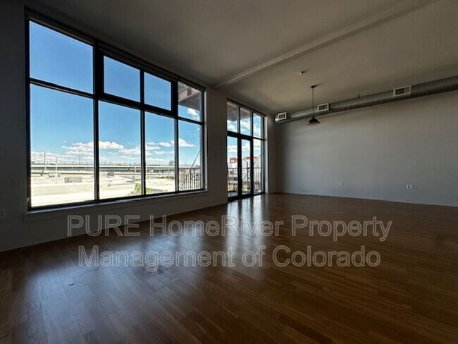 Foto del edificio - 3100 Huron St