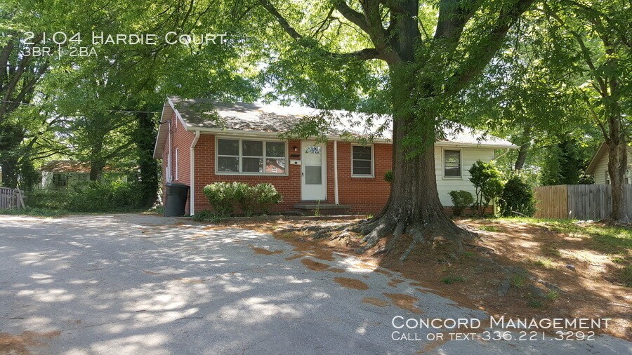 Primary Photo - 2104 Hardie Court