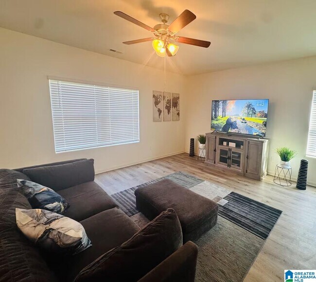 Foto del edificio - 510 Boxwood Bnd