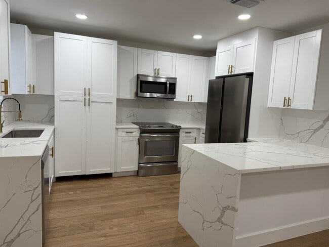 Foto del edificio - 446 Casuarina Cir