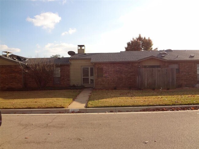 Foto del edificio - 2114 Maplewood Trail