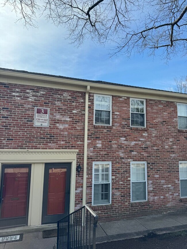 Building Photo - Chatham Village spacious 2 Bedroom 1.5 Bat...