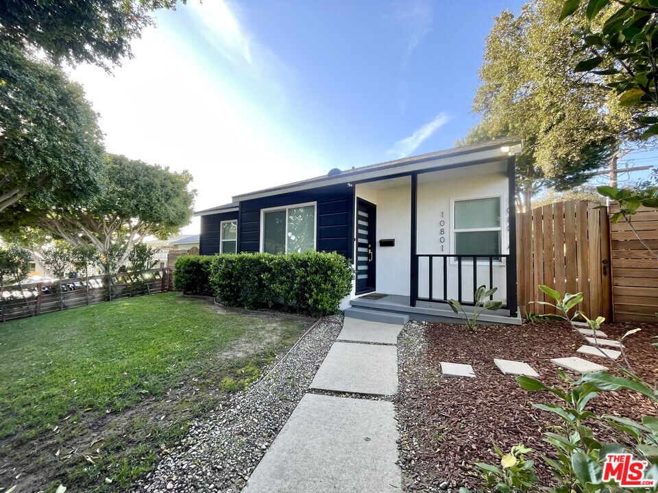 Foto principal - 10801 Galvin St