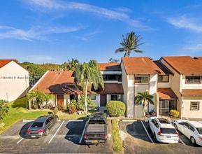 Building Photo - 2701 SW 58th Mnr