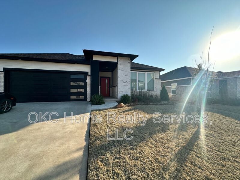 Photo - 512 NW 183RD ST