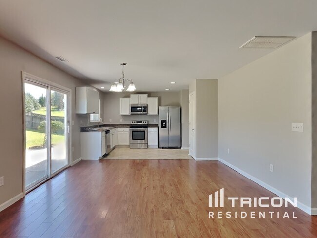Foto del edificio - 114 Yarmouth Dr