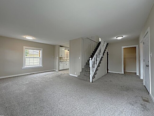 Building Photo - Lawrence 6614#