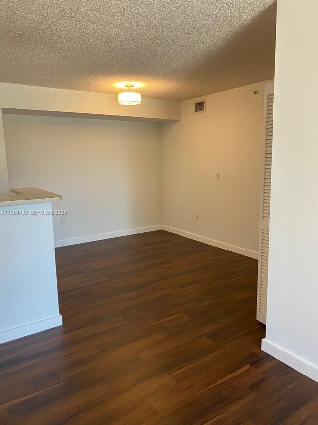 Foto del edificio - 631 SW 111th Ln