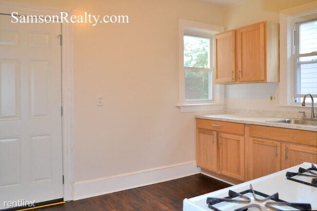 Building Photo - 2 br, 1 bath Condo - 8 Cole Ave 2 Unit 2