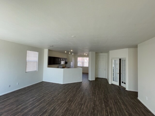 Foto del edificio - 453 Groft Way