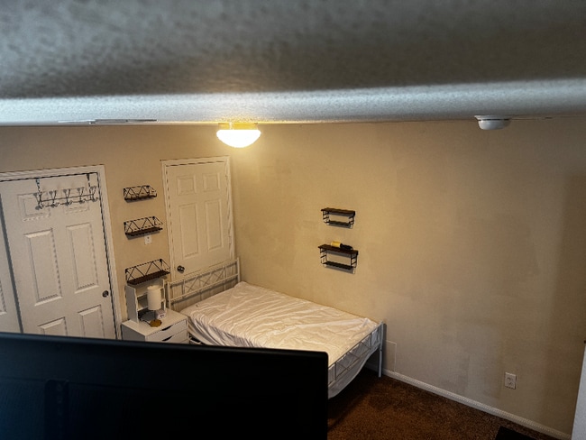 Building Photo - 1 Quarterhorse Dr