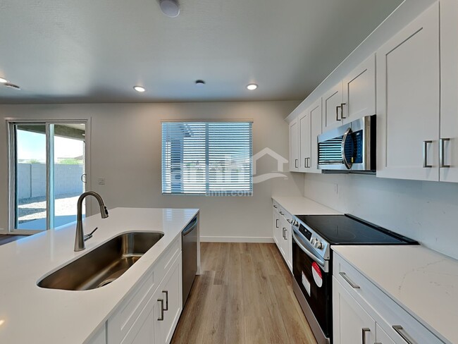 Foto del edificio - 12511 W Flynn Ln