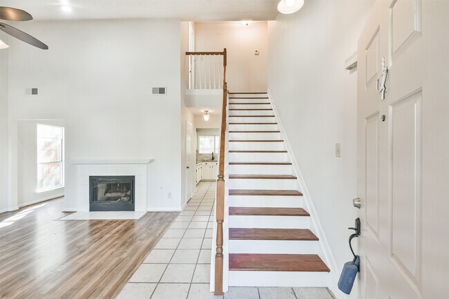 Foto del edificio - 3414 Kings Mountain Dr
