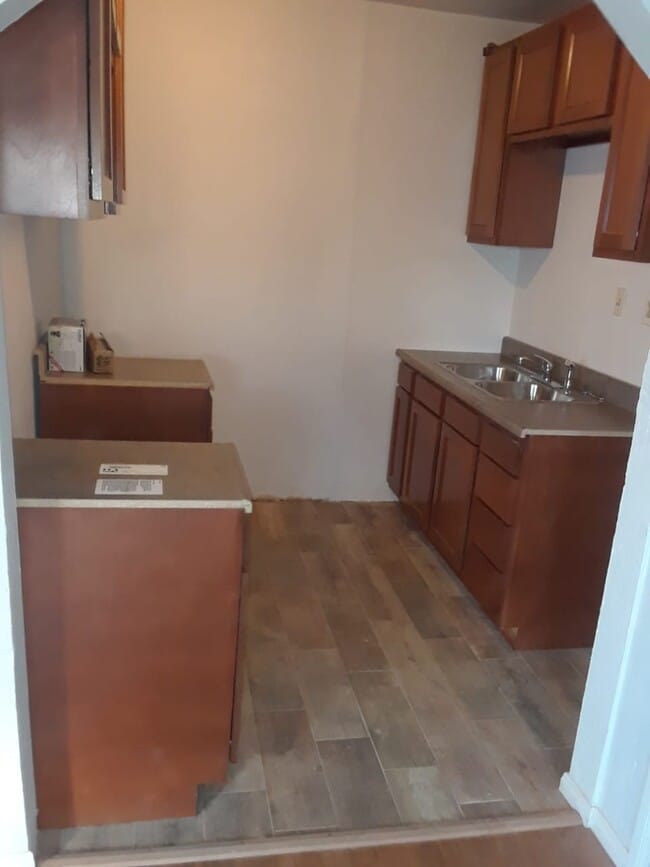 Kitchen - 1118 N Norman Ct