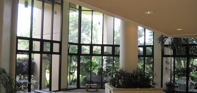 Building Photo - 5333 Likini St