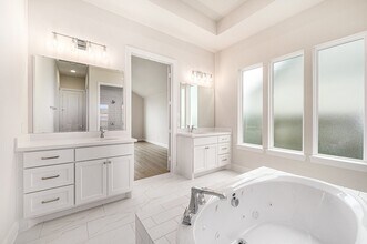 Building Photo - 3515 Lauriston Dr
