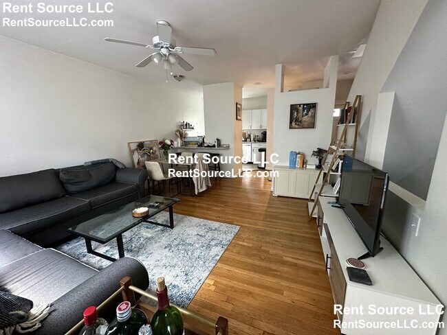 Foto del edificio - 8A Hingham St. Unit 6A