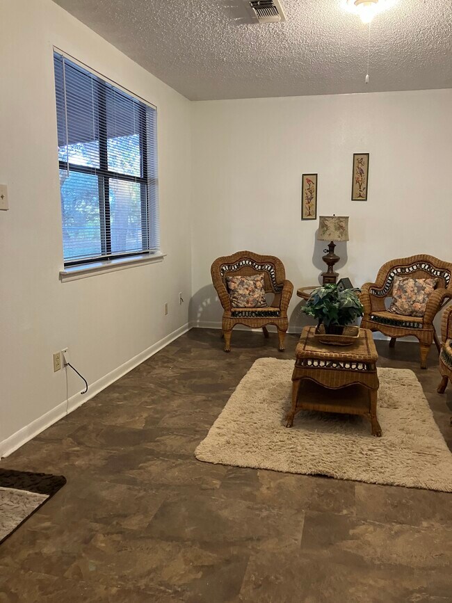 Foto del edificio - 20681 FM306