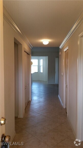 Building Photo - 8470 Kingbird Loop