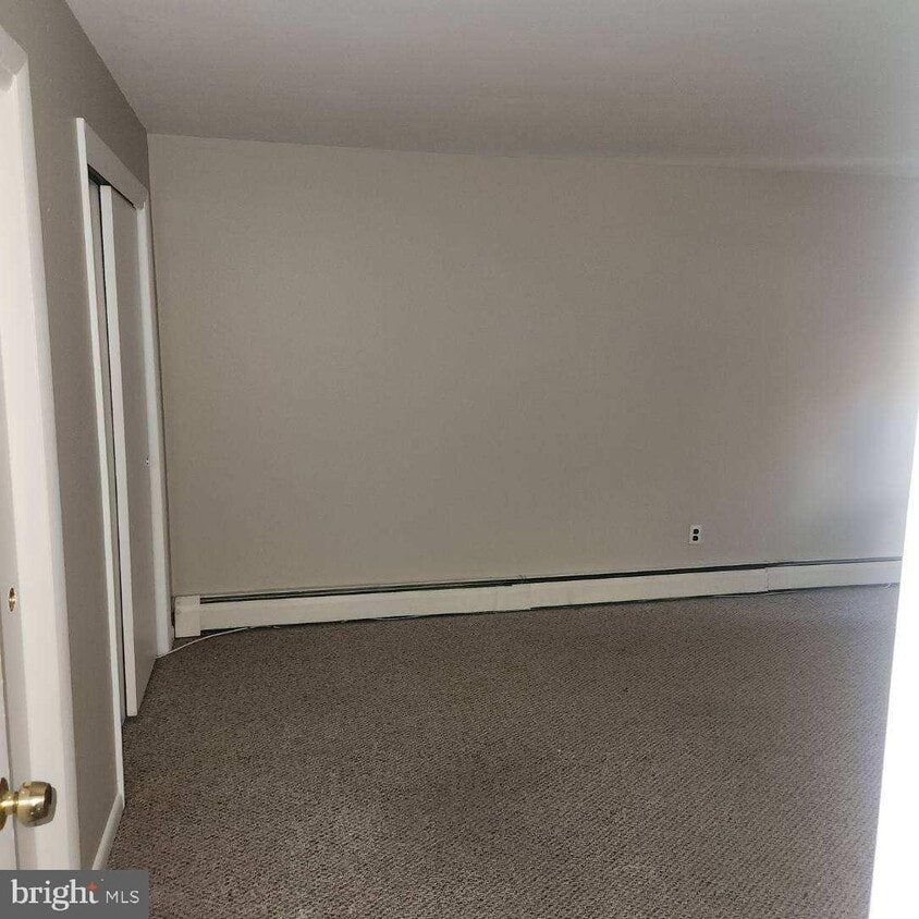 200 Ogden Station Rd Unit B, Wenonah, NJ 08090 Room for Rent in