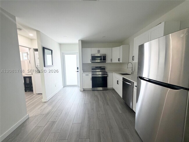Foto del edificio - 208 Meridian Ave