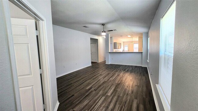 Foto del edificio - 12805 Sky Harbor Dr