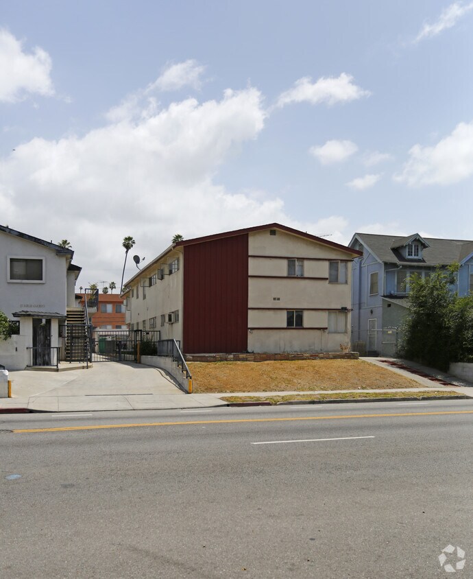 Building Photo - 332 S Wilton Pl