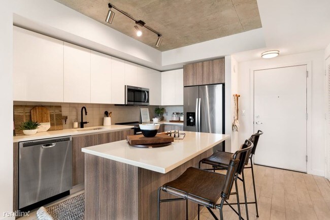 Foto del edificio - 2 br, 2 bath  - 35 NE 29th St