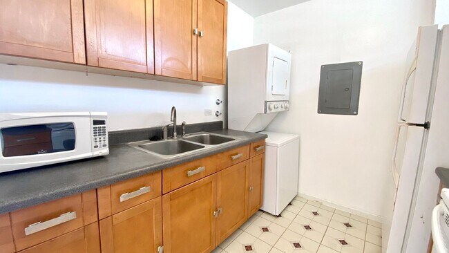 Foto del edificio - Available Now! Studio on Kinau Street with...