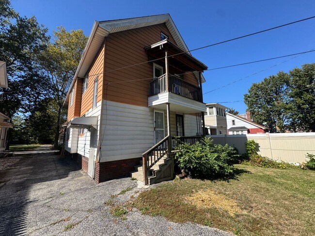 Building Photo - 471 E 143rd St