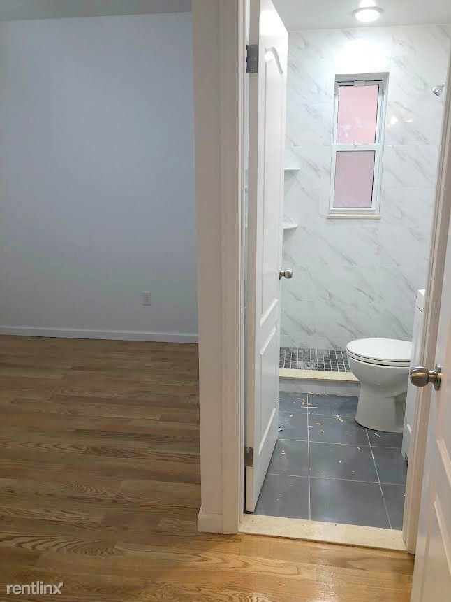 Foto del edificio - 3 br, 2 bath  - 3558 Crescent St