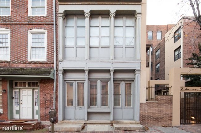 Building Photo - 130 Arch St
