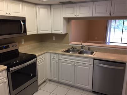 Foto principal - 7551-7555 Carrier Rd