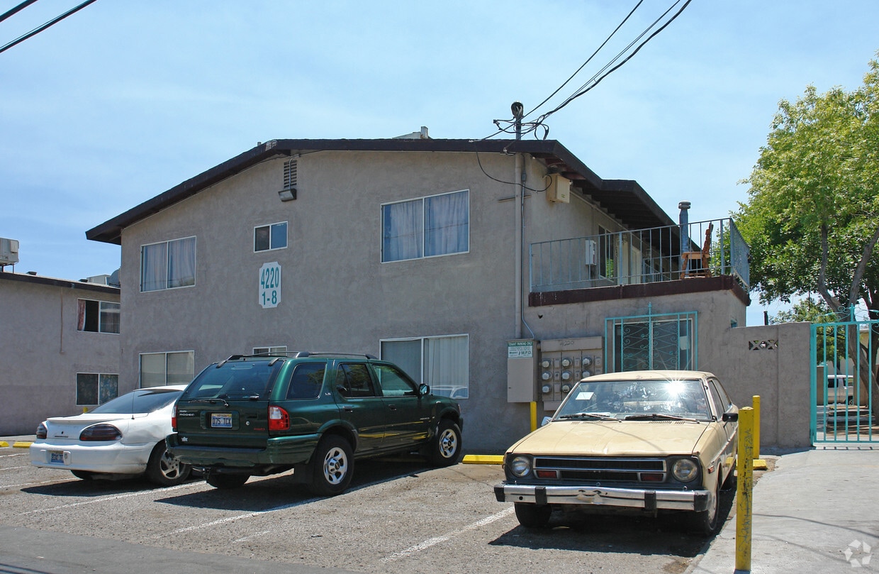 Building Photo - 4220 Pennwood Ave