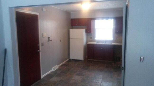 Building Photo - 930 Maplewood