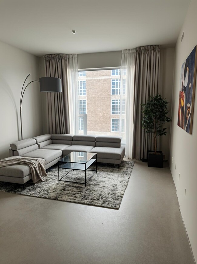 Foto del edificio - 2805 Burton Rd