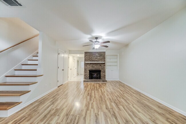 Foto del edificio - 250 Sanders Ferry Rd