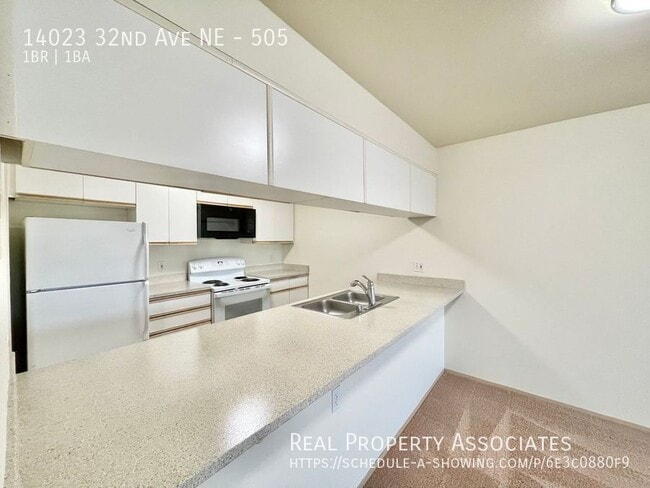 Building Photo - 14023 32nd Ave NE