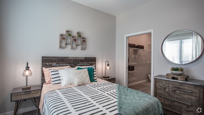 2BR,2BA,-The New Hampshire - Constitution