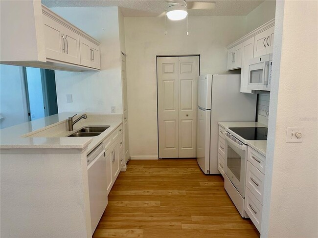 Foto del edificio - 624 Arbor Lakes Cir