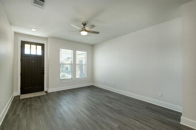 Foto del edificio - 1300 Black Locust Drive West