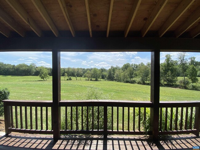 Foto del edificio - 2525 Ridge Rd