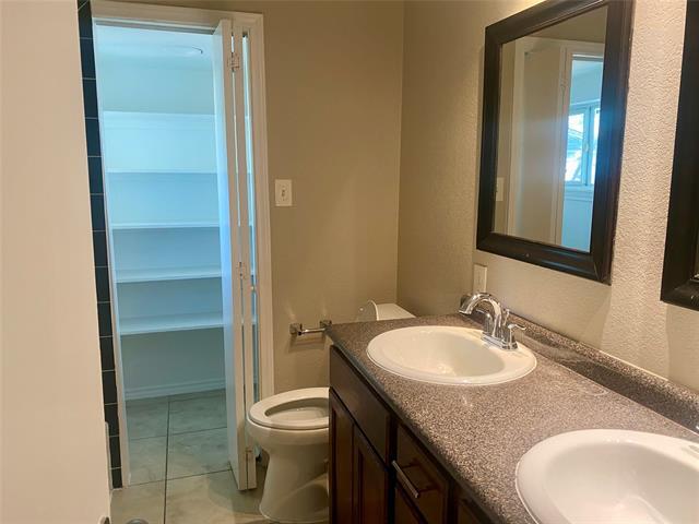 Foto del edificio - 1211 Stone Dr