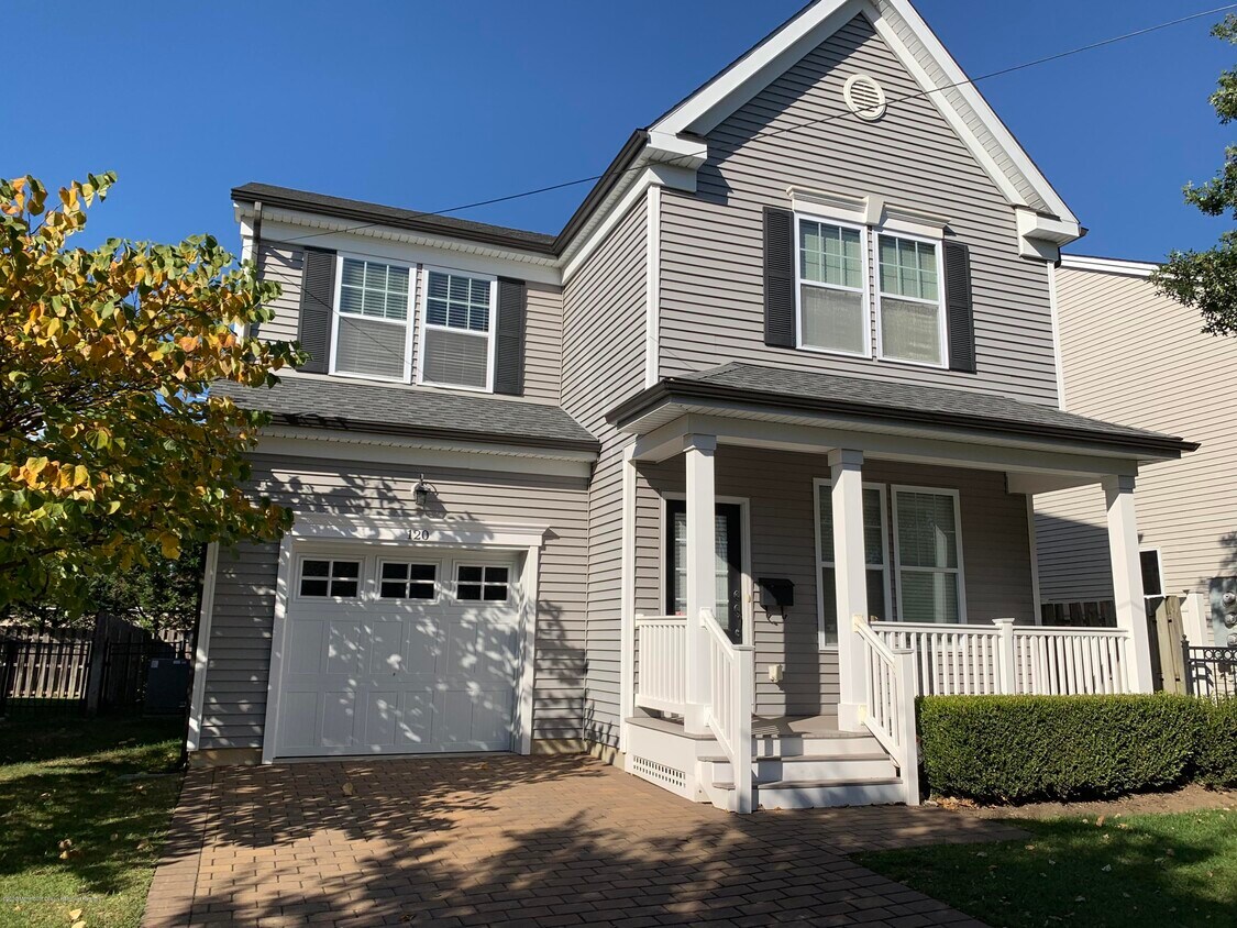 Foto principal - 120 Drs James Parker Blvd