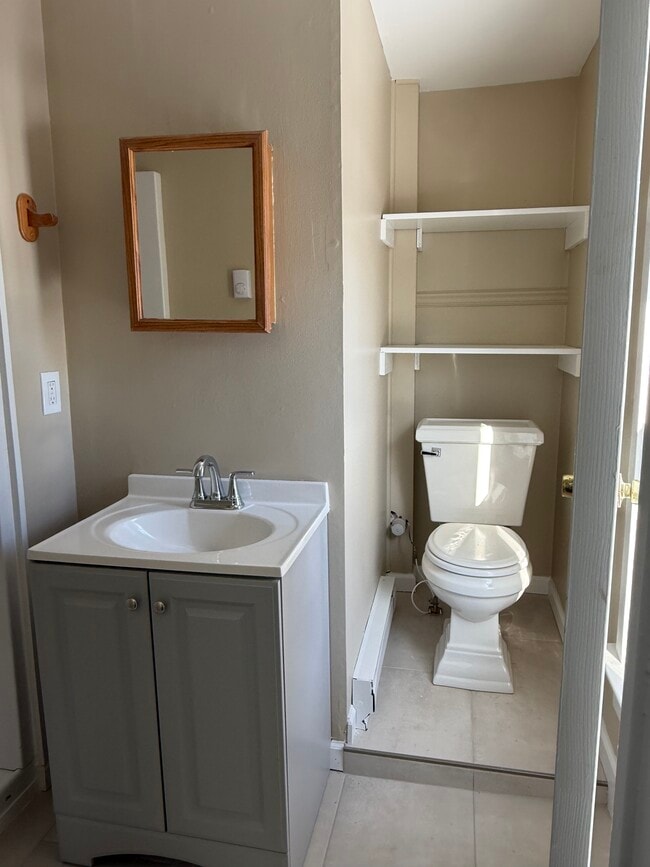 Building Photo - 36 Davis St