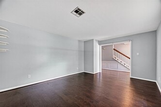 Building Photo - 811 Thicket Ln