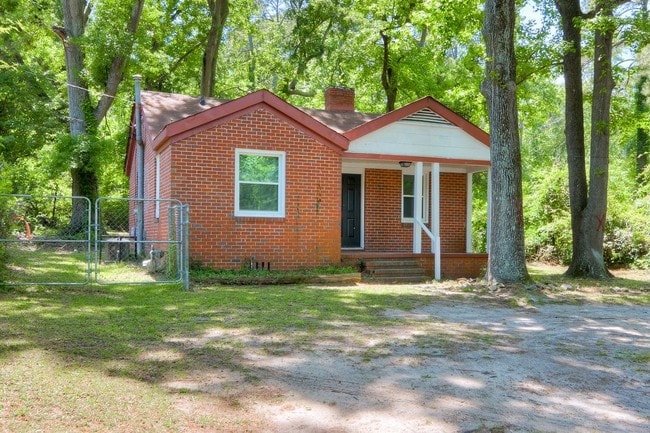 Building Photo - 2216 Martin Rd