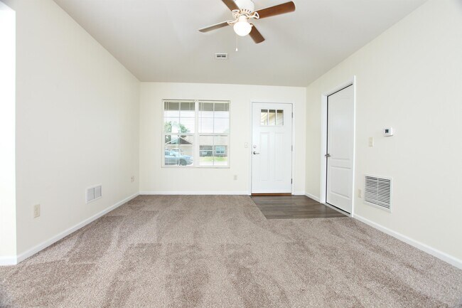 Building Photo - 2407 S Duncan St