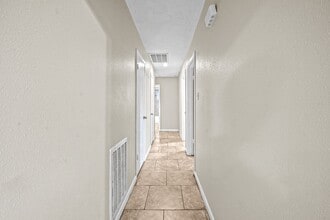 Building Photo - 11111 Longcommon Dr